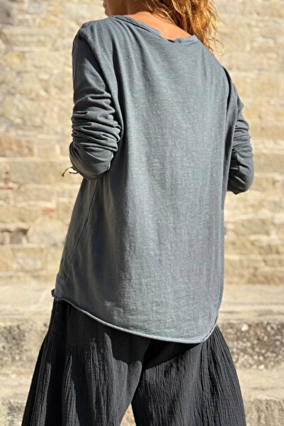 Güneşkızı Ιταλική μπλούζα από βαμβάκι ανθρακί με λαιμόκοψη σε σχήμα V με απαλή υφή B με τύπωμα 70 50