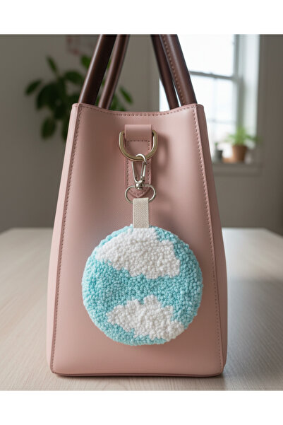 ADeN Accessories & Punch تعليقة حقيبة بتصميم سحابة من Punch Needle |   زخرفة ...