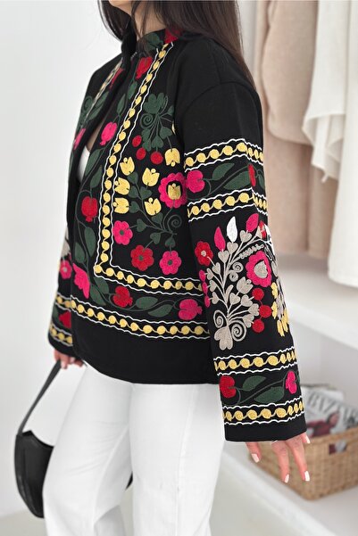 FEMELLE Μαύρο έθνικ vintage μπουφάν με κέντημα με λουλούδια