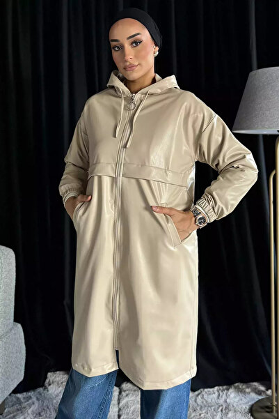 Zehra Gül Bej Kapüşonlu Fermuarlı Tesettür Suni Deri Mevsimlik Trençkot