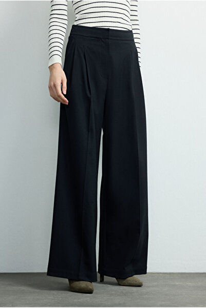 Love My Body Moda Tutkusu Pileli Cepli Pantolon