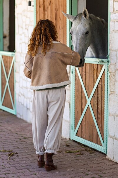 Güneşkızı Ιταλικό μπεζ μπουφάν με γιακά με φερμουάρ και τσέπες από γούνινο σουέτ φαρδύ παλτό 60 50