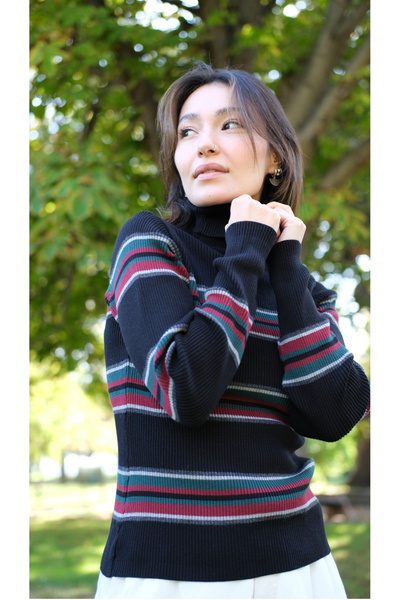 Butik Una Fiaba-Negru-Bordeaux Pulover tricotat cu dungi pentru femei basic