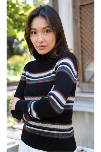 Butik Una Fiaba-Negru-Bej Pulover tricotat cu dungi pentru femei basic