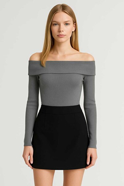 gigigiyim قماش مجدّل بلوزة نسائية بياقة مادونا مدخنة