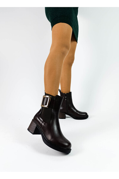 GDT Ayakkabı حذاء نسائي ذو كعب سميك وسحاب جانبي مرن ومشبك جلدي بني اللون