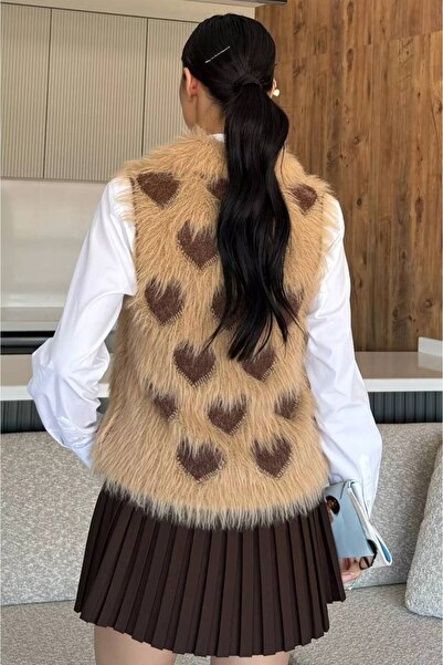 studio fashion 1988 Women's Brown Premium Bearded Heart Knitwear Vest