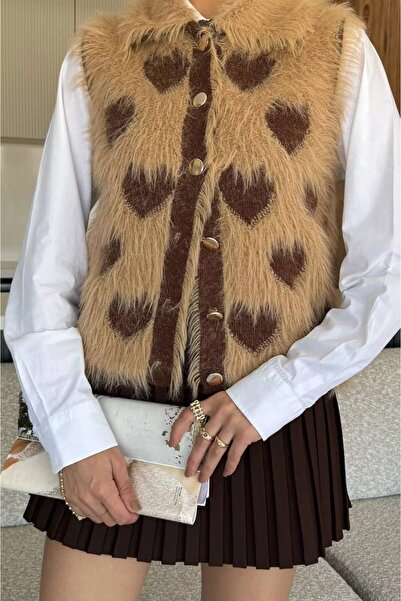 studio fashion 1988 Women's Brown Premium Bearded Heart Knitwear Vest