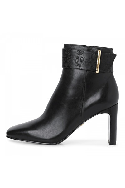 Tamaris Black ankle boots with heel and gold accessory