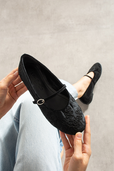 Mio Styllo Belle Velvet and Embroidery Detailed Round Toe Luxury Women's Ballerina Shoes