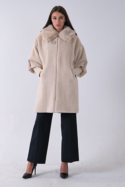 Feminist Yandan Cepli Broş Detaylı Yaka Kürklü Peluş Kaban Taş 44510847