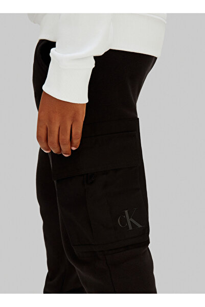 Calvin Klein Lastikli Paça Siyah Erkek Çocuk Eşofman Altı IB0IB02572BEH