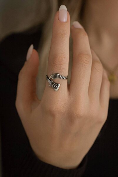 Herşey Nota Adjustable Ring with Guitar Figure – Symbol of Musical Passion and Freedom