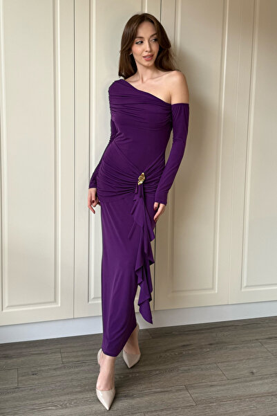 Dilay Gökoğlu Butik Rochie midi mov elegantă, cu șnur lateral fără umăr, cu detalii accesorii