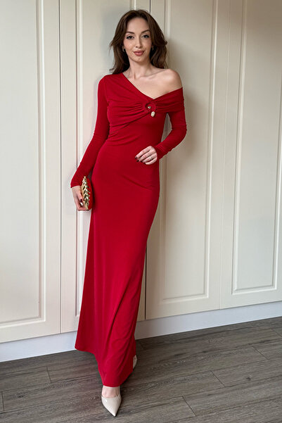 Dilay Gökoğlu Butik One Shoulder Long Sleeve Buckle Neckline Elegant Maxi Red Dress