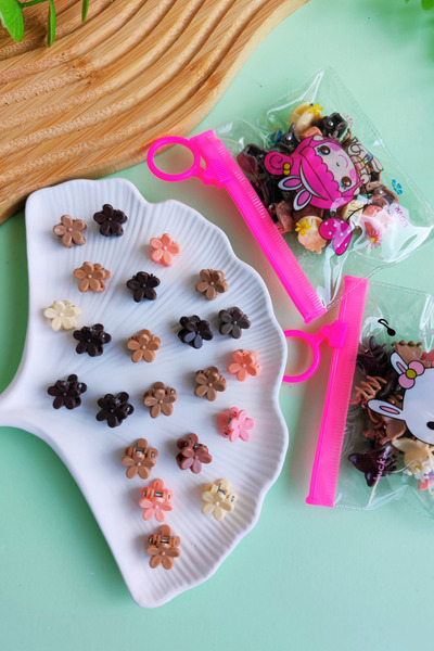 Nisankids Girl's Nude Color Tiny Snap Fastener with Transparent Bag (18 Pieces)