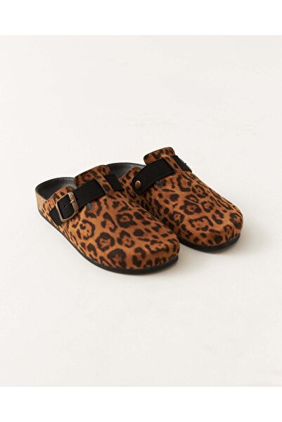 Chirpy Women's Buckled Leopard Patterned Closed-Front House Slippers