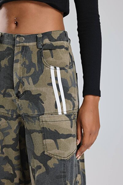 its basic Tw3 kadın kamuflaj şerit detaylı tasarım pantolon