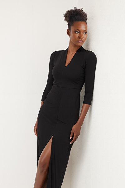 By Yaren Yazıcı Γυναικείο μαύρο φόρεμα με λεπτομέρεια με σχισμή, ίσια φόρμα μ...