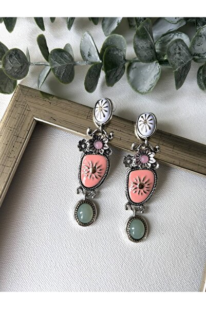 Lavin Accessoriess أقراط ماركة فينتاج وردية اللون بتفاصيل مميزة