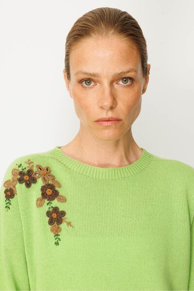 Desen Triko Women's Crew Neck Shoulder Embroidered Wool Sweater A.E.Green