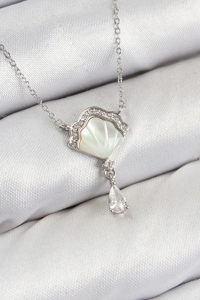 Skygo قلادة نسائية من النحاس والزركون موديل اللؤلؤة فضية اللون - TJ-BKO10417