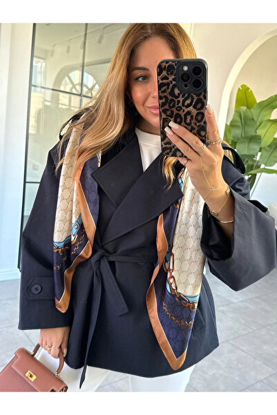 KÜBRA SÖYLEMEZ BOUTİQUE LACİVERT OMUZ VATKALI KISA TRENÇKOT