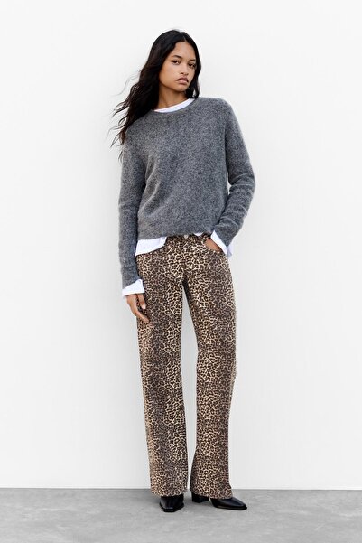 Pull & Bear Yıldız zımbalı straight fit jean