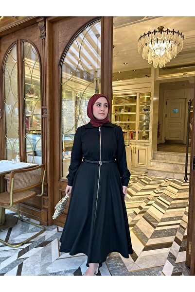 Merve Bayraktar فستان أسود بسحاب