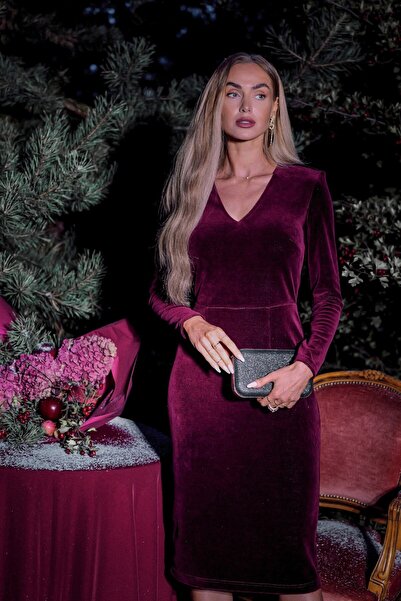 Made of Emotion M889 Velour dress with V-neckline