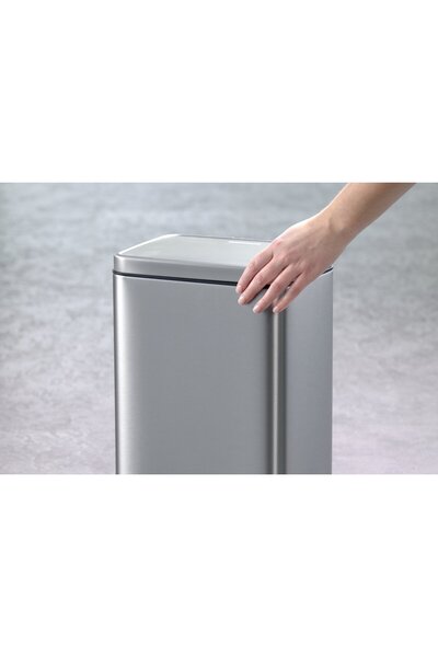 FACKELMANN Chicago 12L waste bin, stainless steel, with pedal
