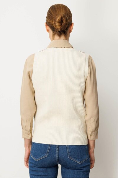 Desen Triko Жіночий светр з нульовим коміром, з жакардовим візерунком, з вовни, кісткового кольору