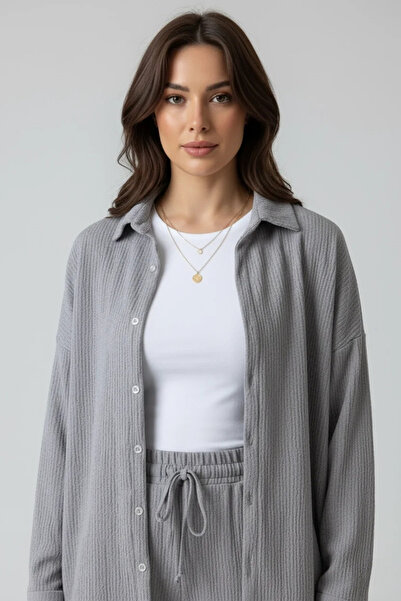 bysoca Γυναικείο πουκάμισο με γκρι κουμπιά και παντελόνι με φαρδύ πόδι με ελα...