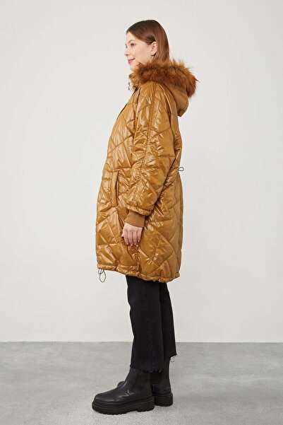 Levidor Kahve Tüy Detaylı Kapitone Mont