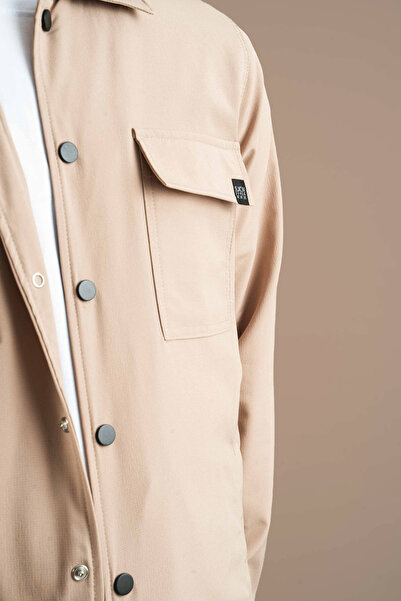 bombe Ανδρικό παλτό από ύφασμα αλεξίπτωτου με ελαφρύ πλαϊνές τσέπες που κλείνουν με κουμπώματα