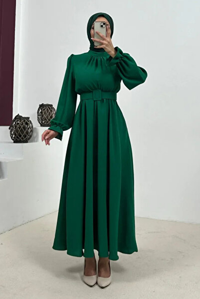 Tesettür Diyarı Медина копринена скромна рокля с детайлен колан - смарагдово ...