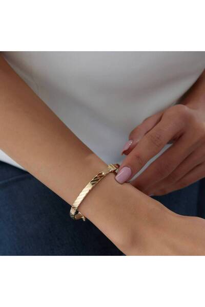 Semih Haşhaş Kuyumculuk Altın Geometrik Arpa Kelepçe