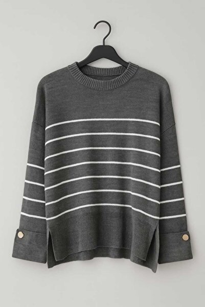 gigigiyim Striped Women's Sweater with Button Detail on the Sleeves