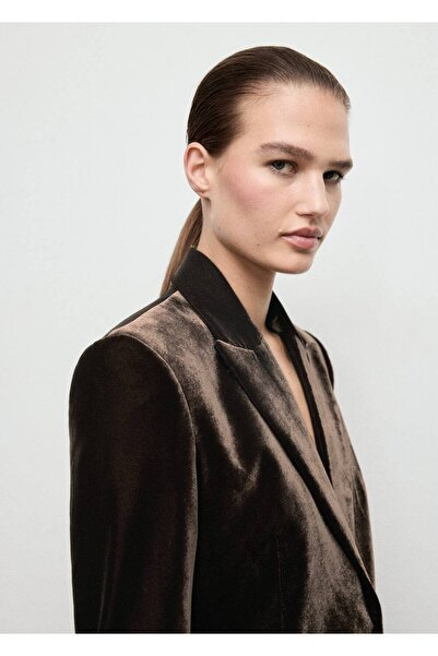 MANGO Woman Kalıplı kadife blazer ceket