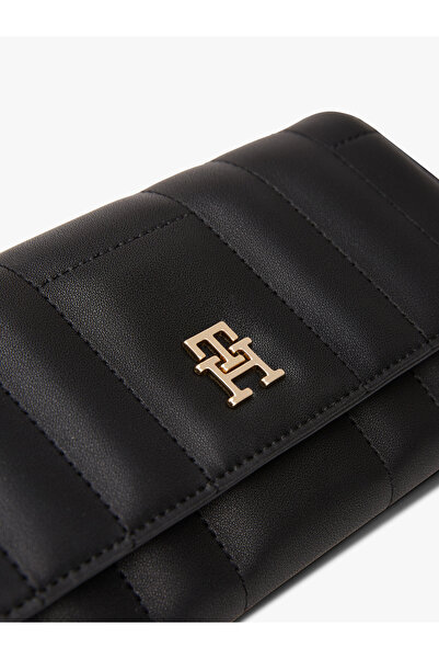 Tommy Hilfiger Dámská černá peněženka TH FEMININE LRG FLAP - AW0AW17475