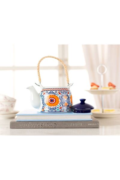 Madame Coco Nostalgic Daisy Teapot