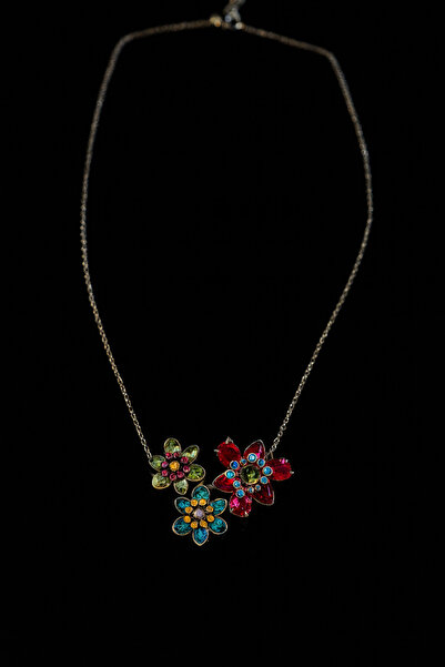 bahia butik aksesuar قلادة نسائية على شكل زهرة الزركون الملونة |   مجموعة إيد...