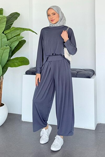 Hazamoda Roza Sandy Takım Füme este o echipă de fum.