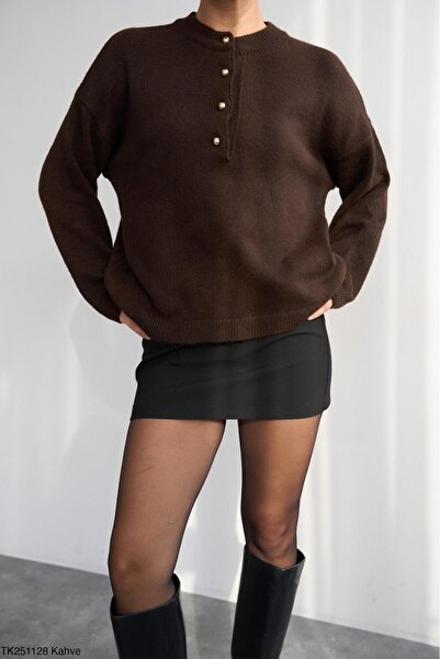 CADDELAMODA Women's Crew Neck Buttoned Soft Sweater