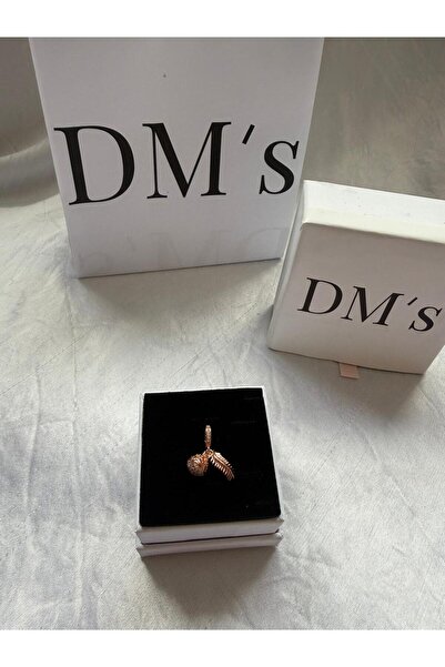DM’s Silver Kozalak ve Yaprak Gümüş Charm’ı