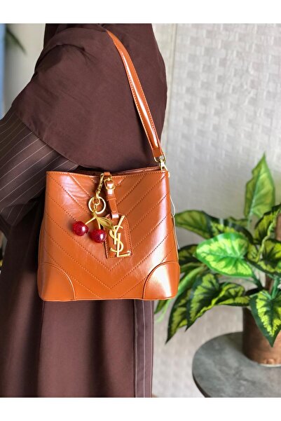 GGGG Shoulder bag with accessories