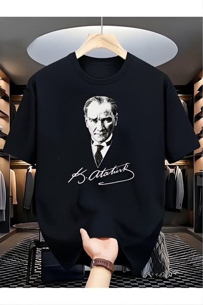 Printiva تيشيرت قطن مطبوع عليه صورة أتاتورك، مقاس كبير، بياقة دائرية وأكمام ق...