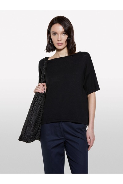 Sisley Γυναικείο μπλουζάκι από λινό μείγμα με λαιμόκοψη oversized Μαύρο μπλουζάκι - 325P105GM106H