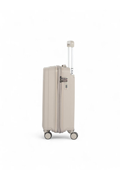 AVIATOR 20-inch polypropylene shatter-proof suitcase with double wheels from the brand