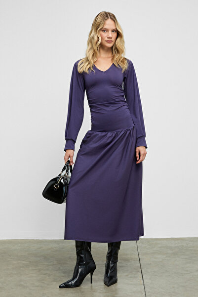 GRIMELANGE YOKEND Kadın V Yakalı Büzgü Detaylı Esnek Kumaşlı Eteği Poplin Mor Elbise